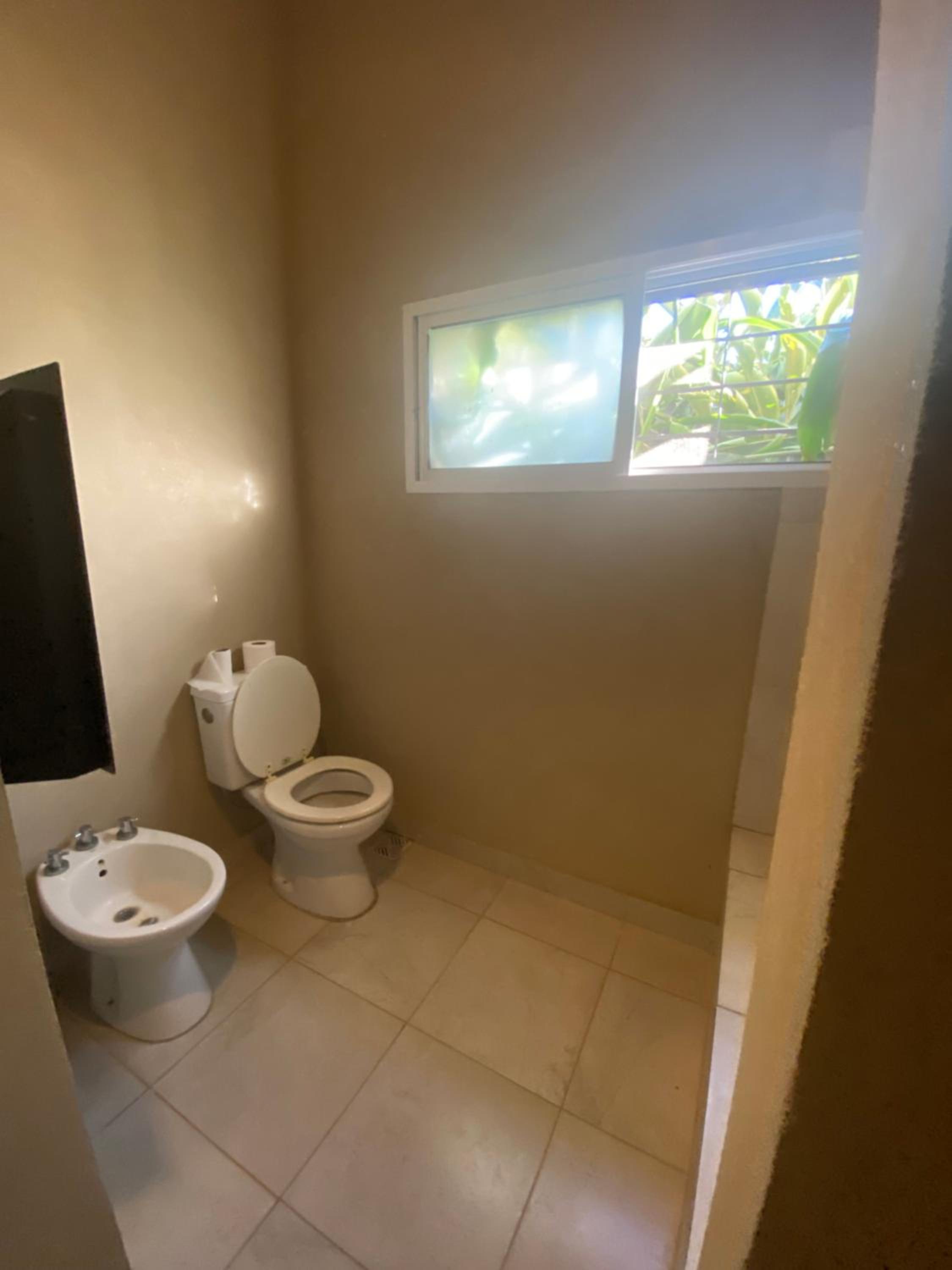 Linda casa a metros del río Paraná con pileta
