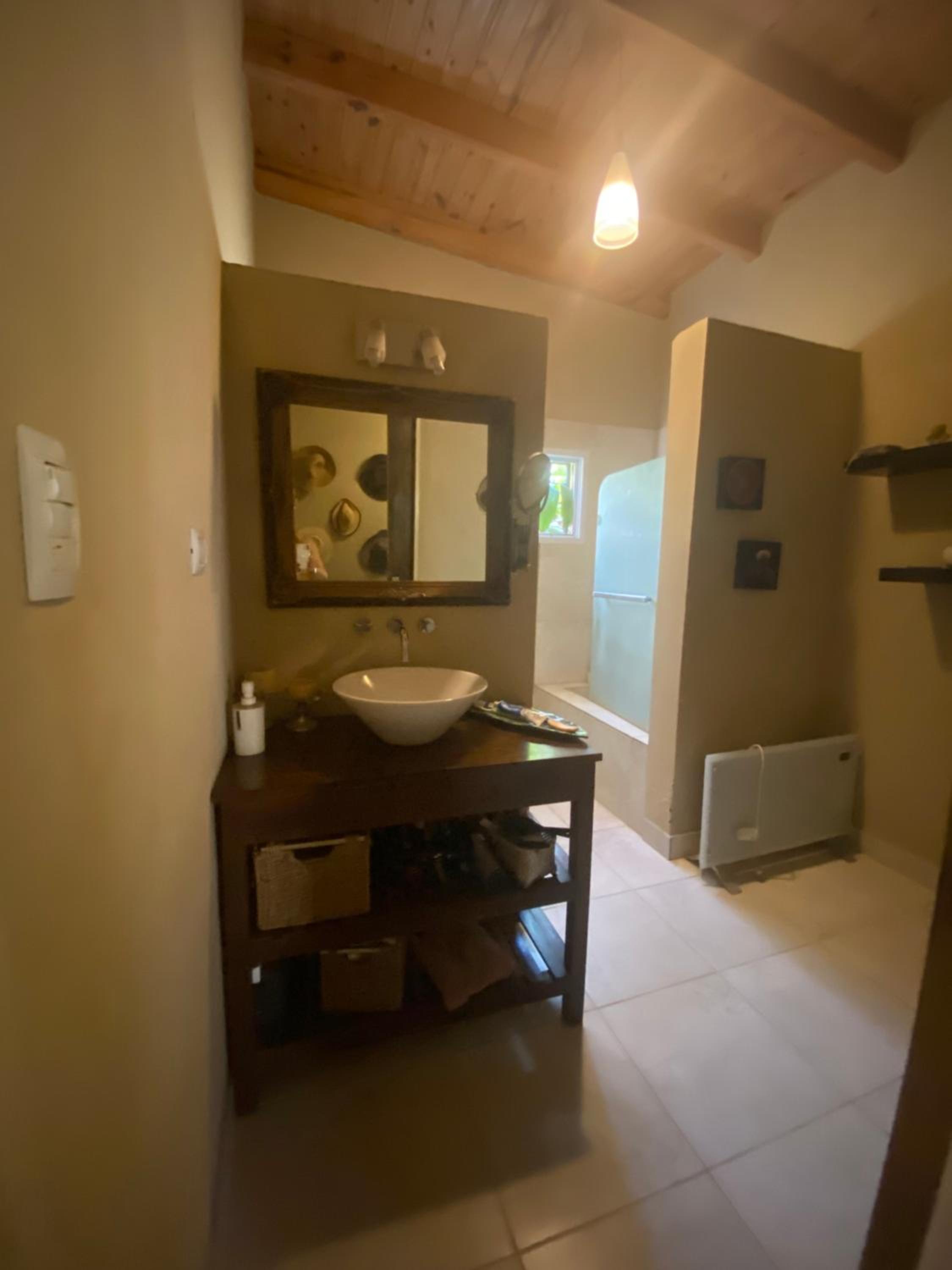 Linda casa a metros del río Paraná con pileta