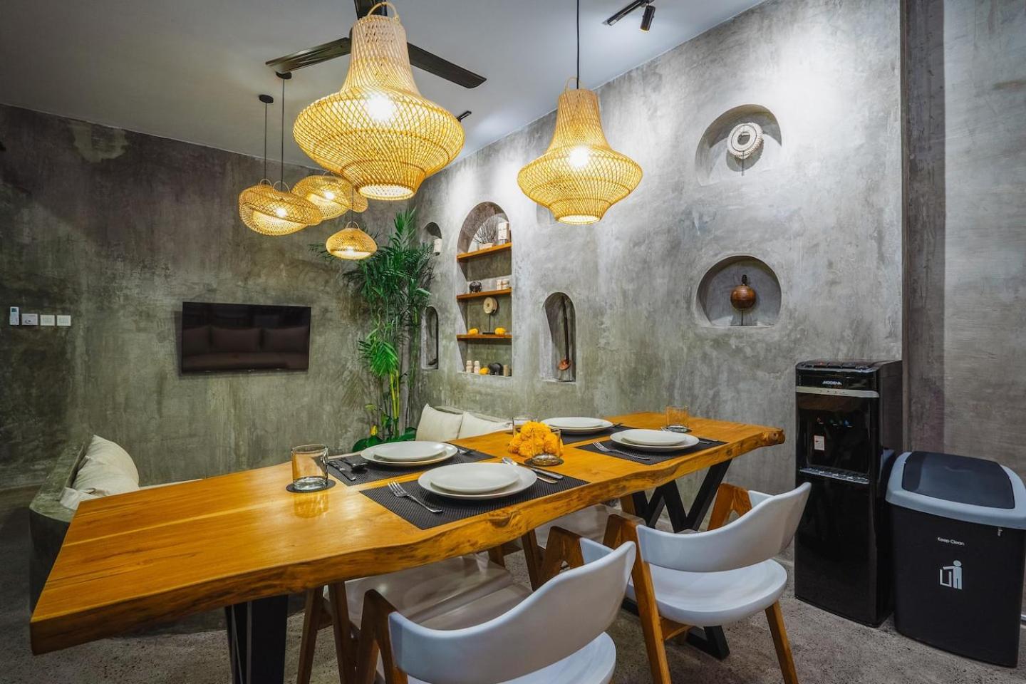 dining
