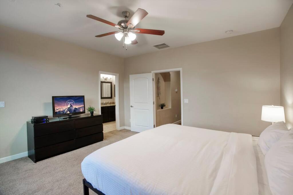 4-BR near Old Town Scottsdale view 2