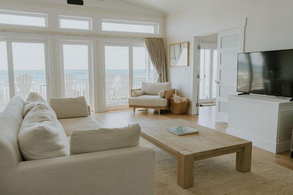 The Blue Moon Cottage view 3