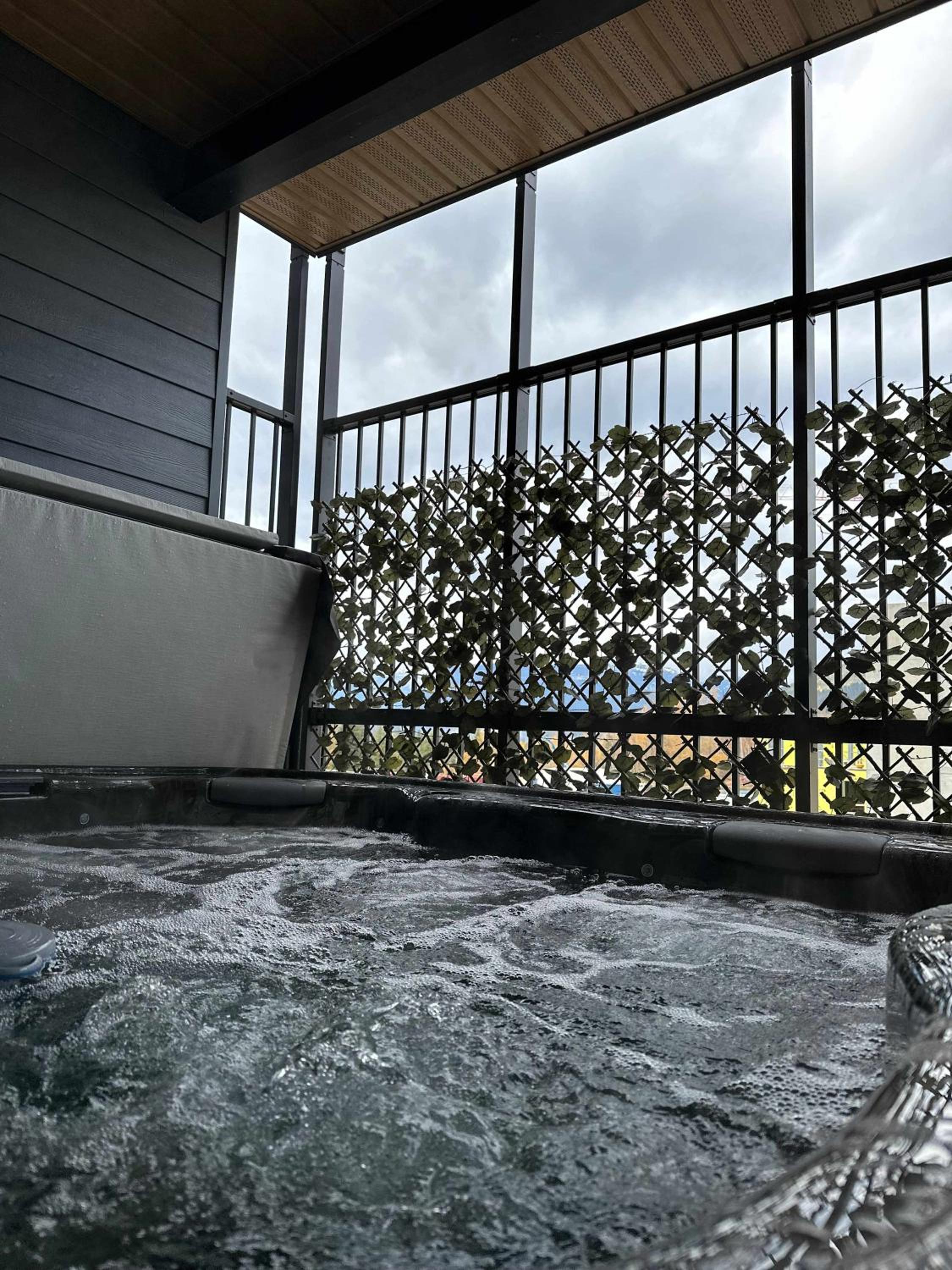 Revelstoke Marvel - Two Bedroom with Hot Tub