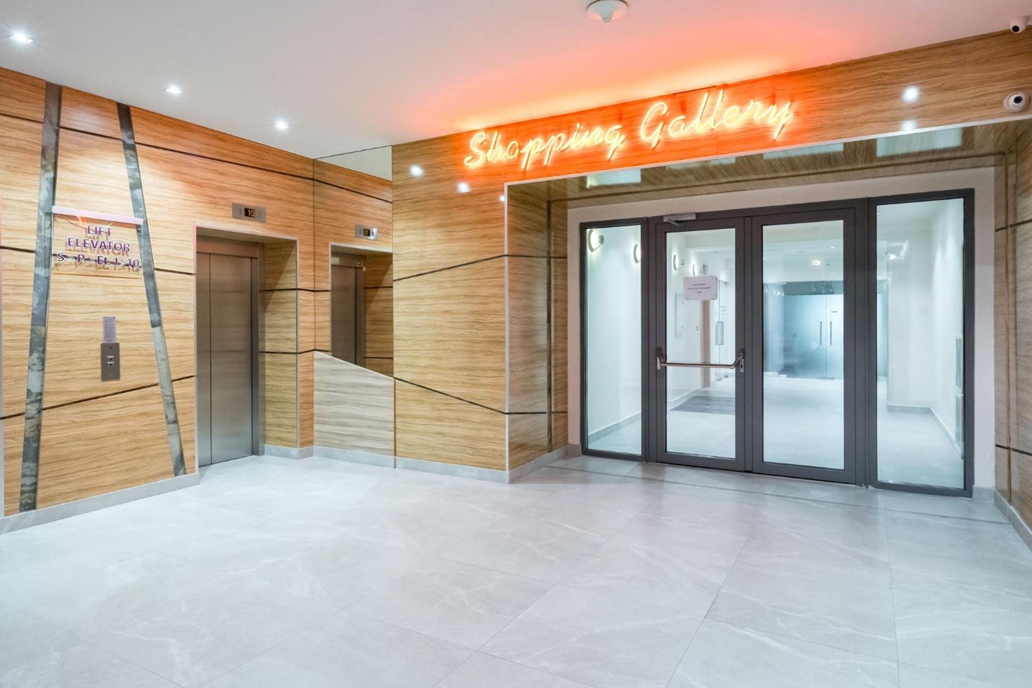 Deluxe Studios - Perfect for Short or Long Stays view 3