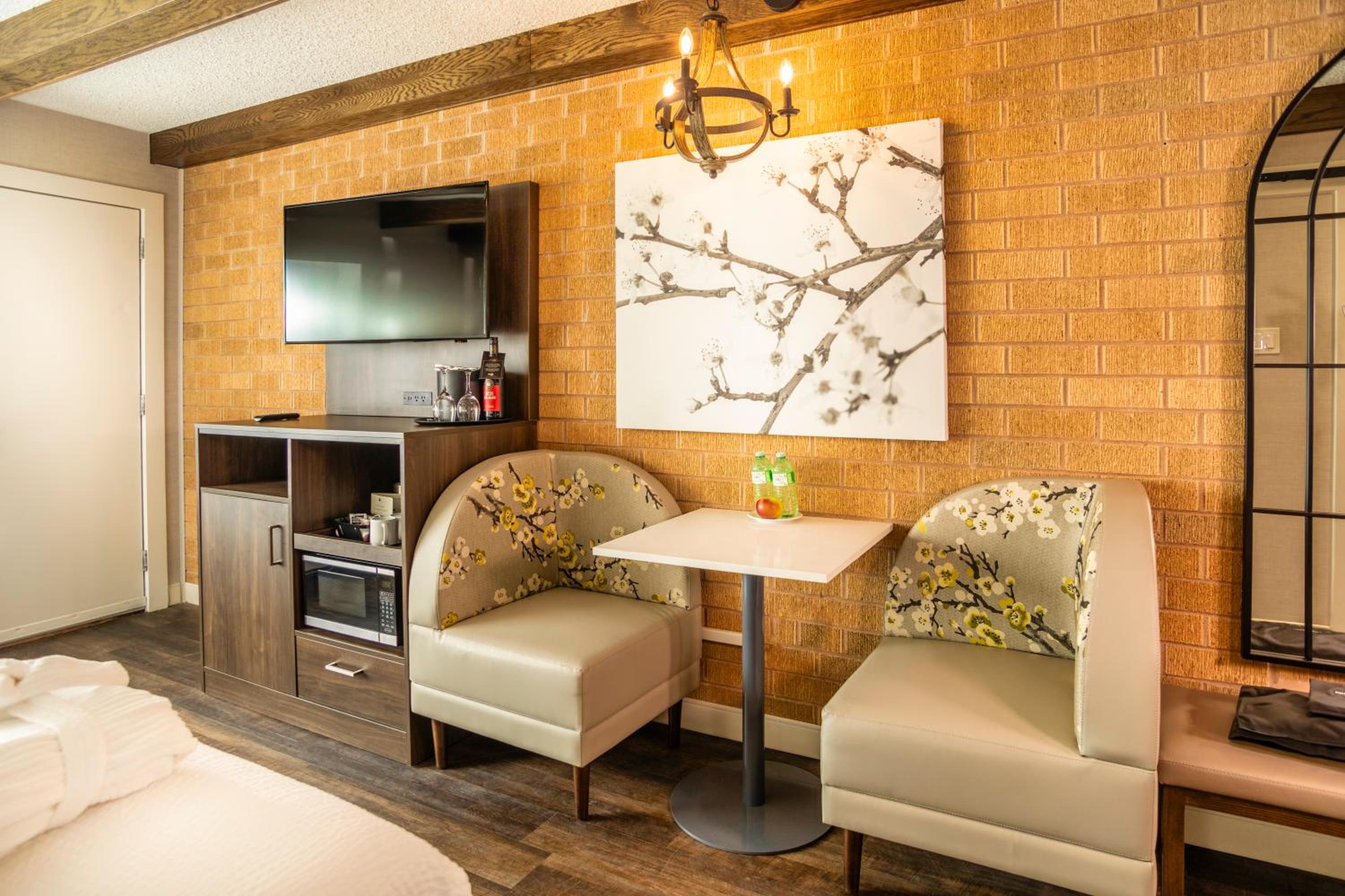 Old Orchard Inn