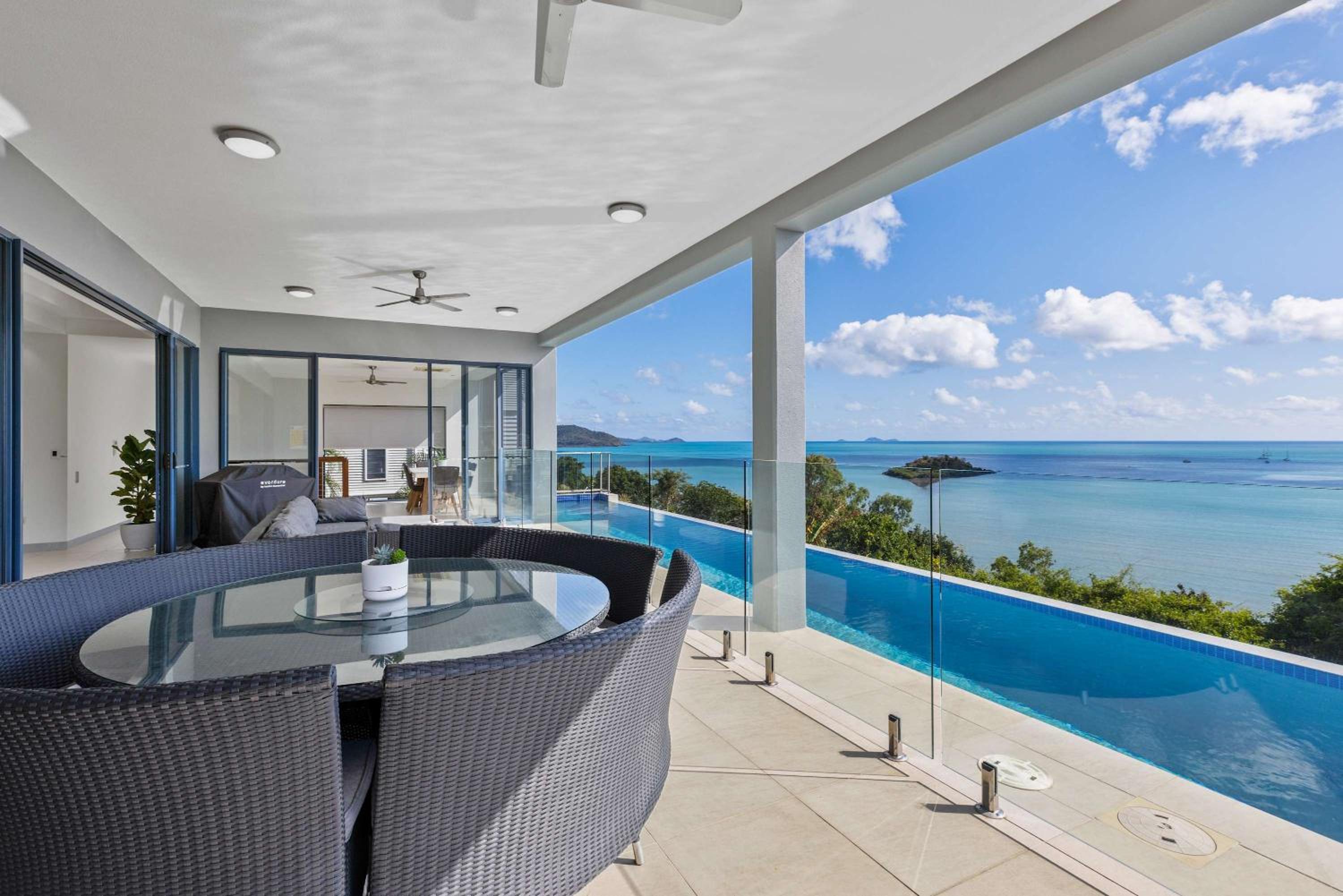 'Whitsunday Escape' - Expansive Coral Sea Views and Private Infinity Pool