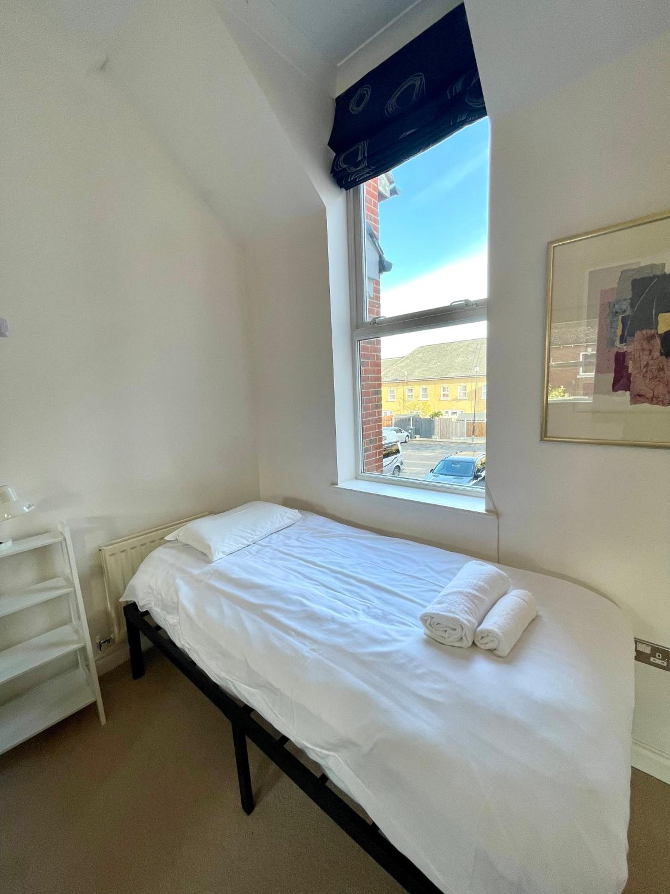 Bishops Stortford Vacations - Spacious  Quiet, a perfect base - Property Image 1
