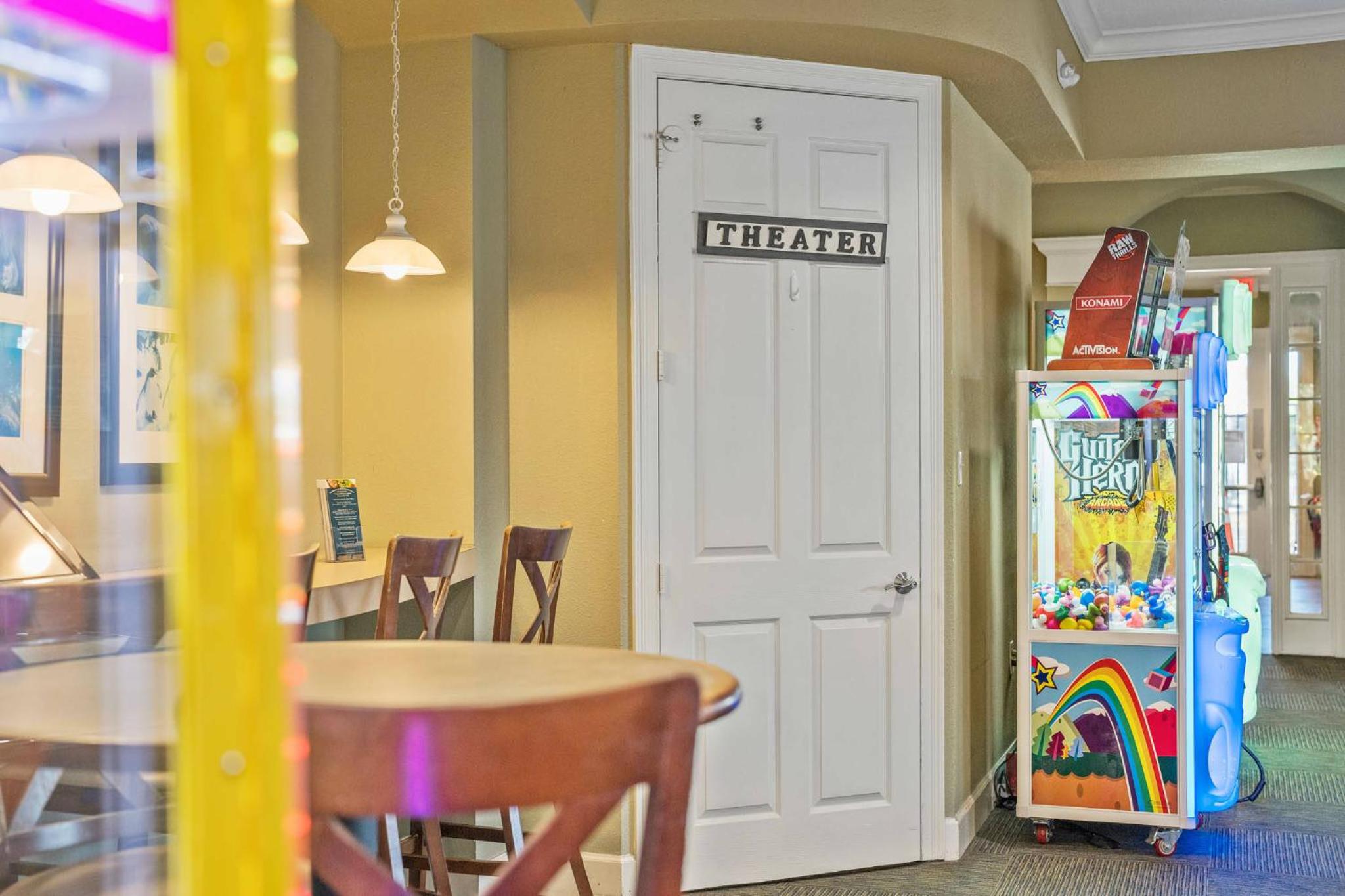 Family Fun Haven: Spacious Villa Water Park