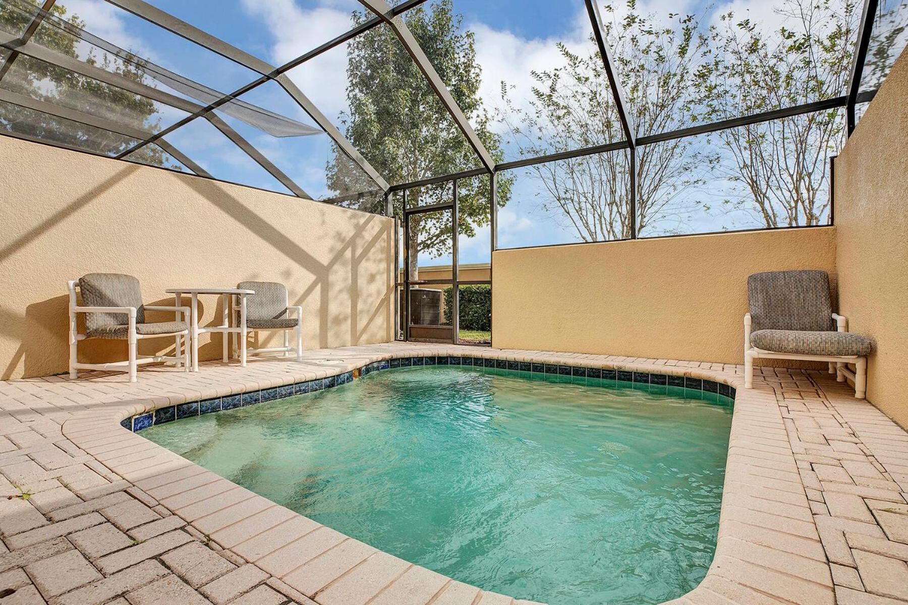 Water Park Fun in Windsor Hills: 3BR3BA