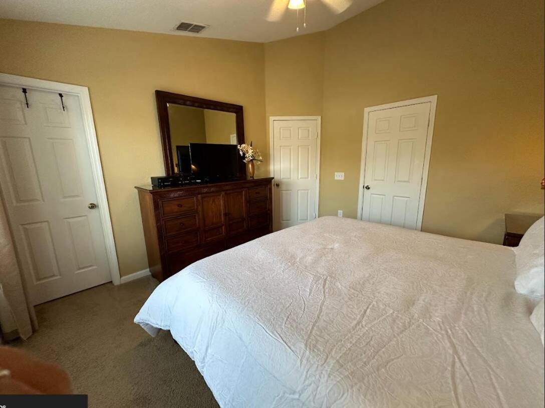 Water Park Fun in Windsor Hills: 3BR3BA