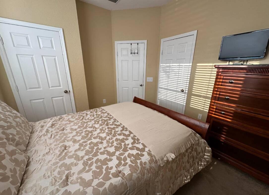 Water Park Fun in Windsor Hills: 3BR3BA