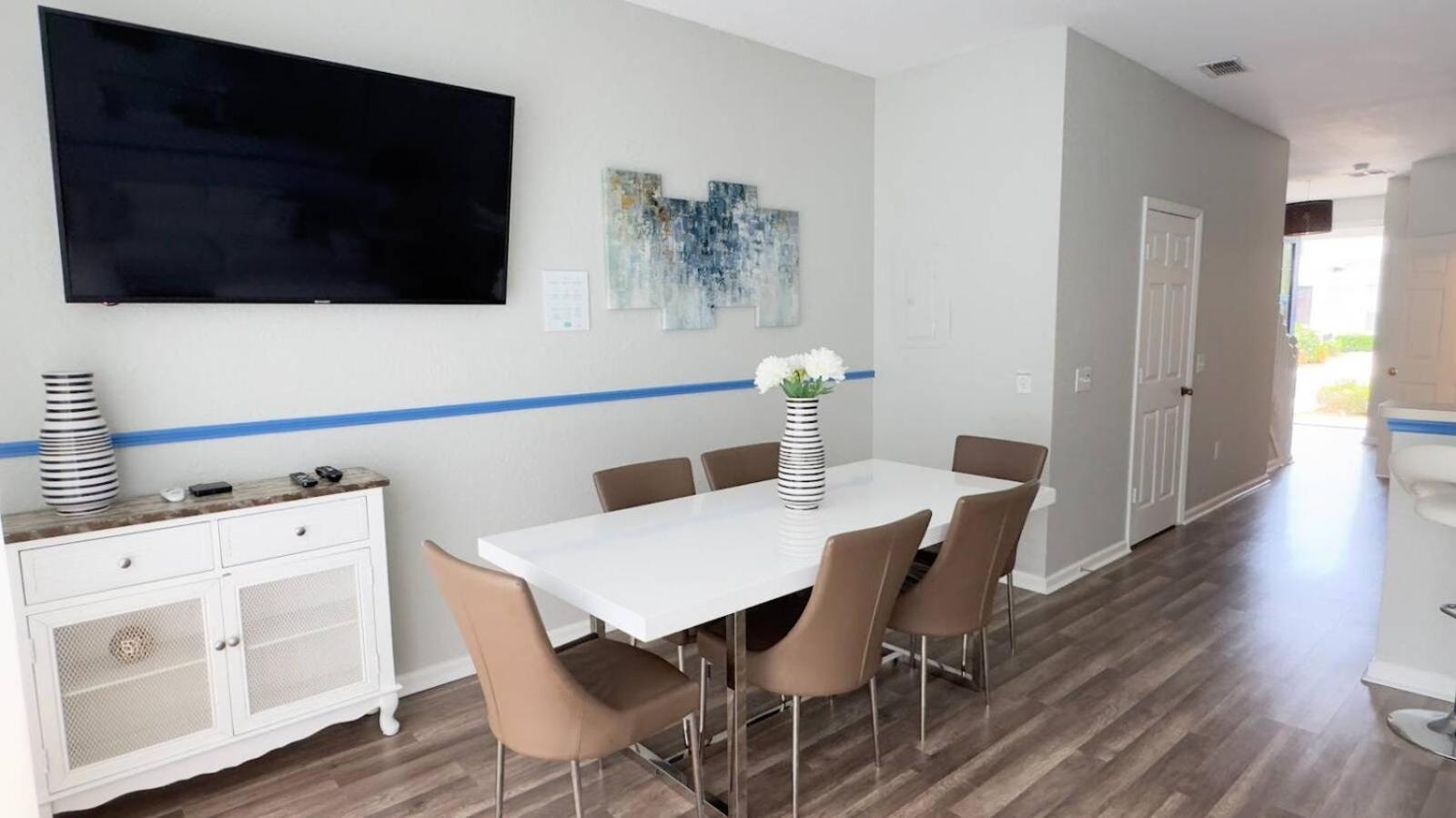 Townhome near Disney with private pool