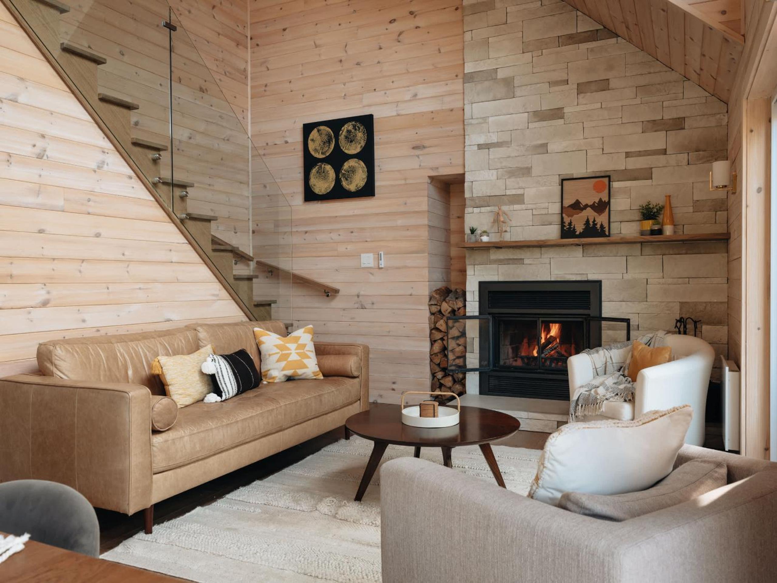 Le Montagnia escape to Tremblant with hot tub