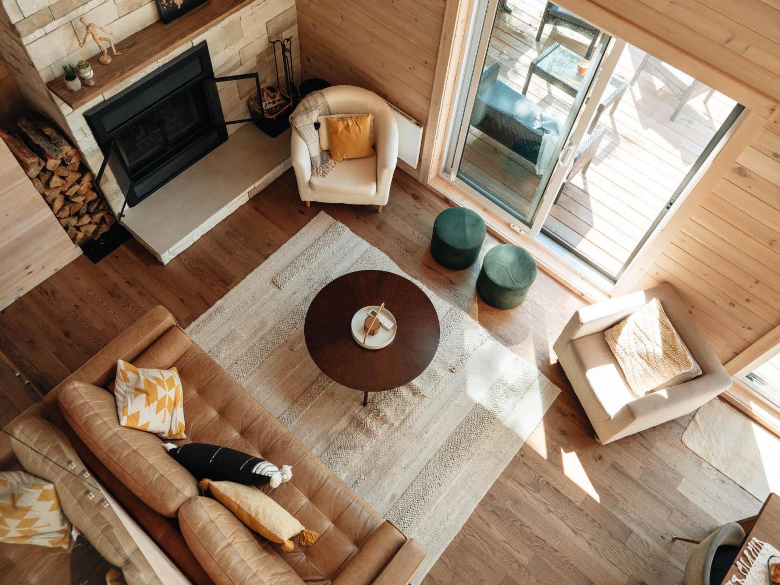 Le Montagnia escape to Tremblant with hot tub