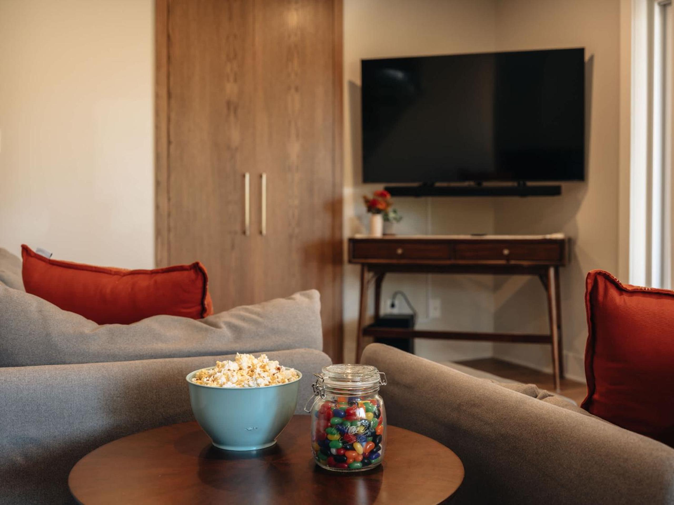 Le Montagnia escape to Tremblant with hot tub