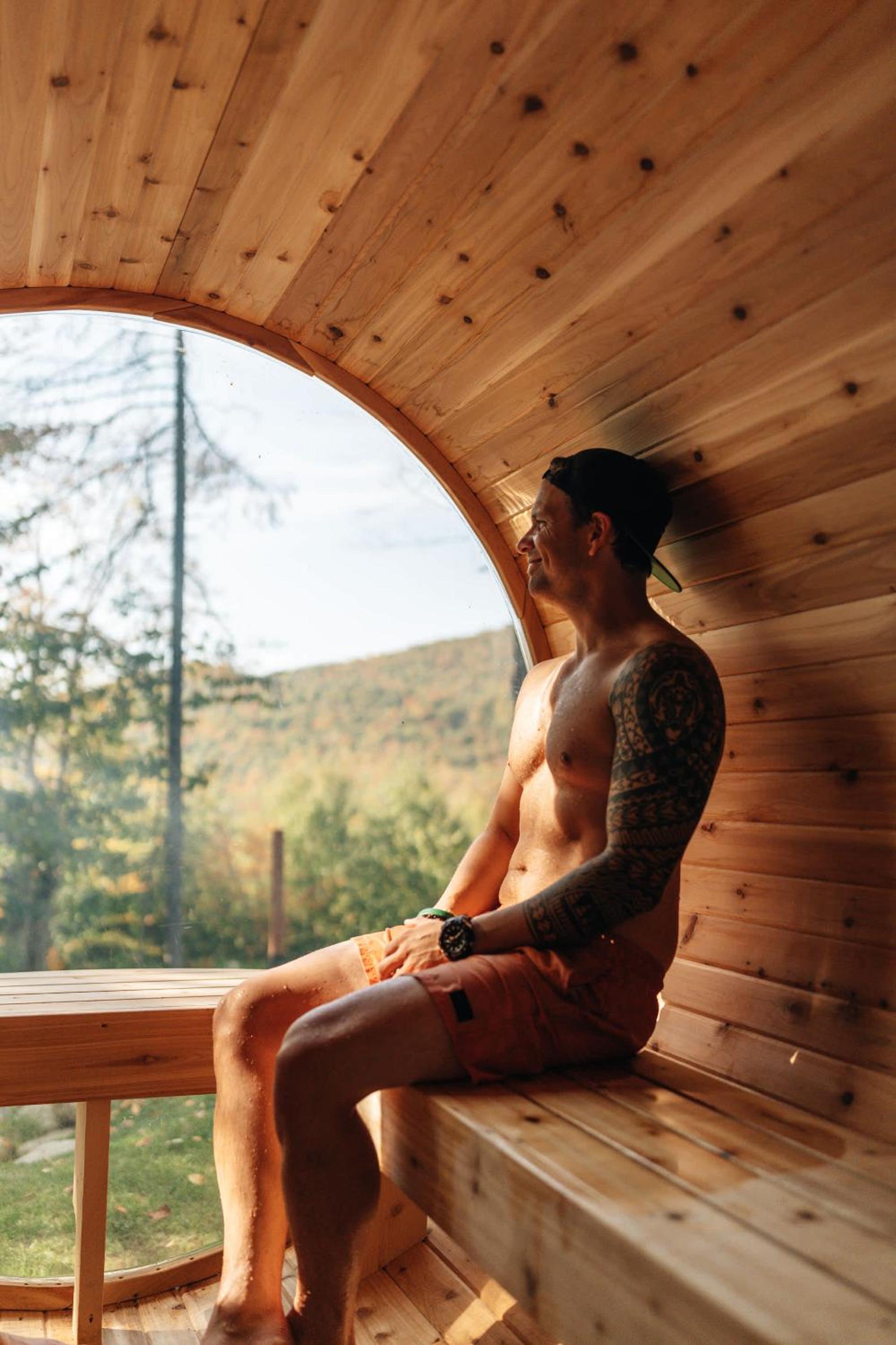 Le Montagnia escape to Tremblant with hot tub