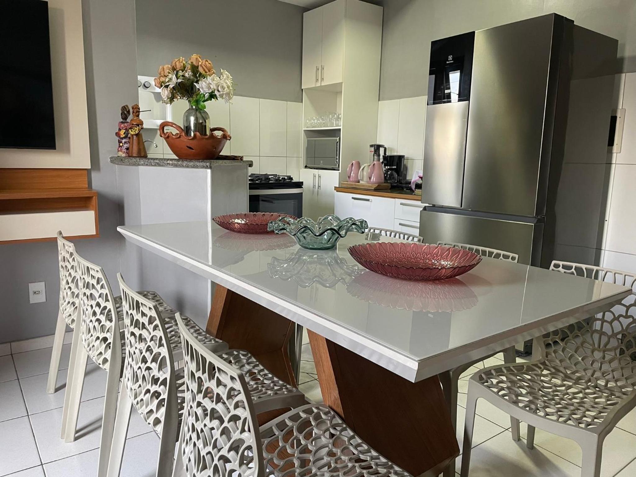 Apartamento de 3 quartos, no Condomínio Taperapuan Duplex, há 400m da praia, localizado próximo da barraca axé mói, boa beach e etc view 4