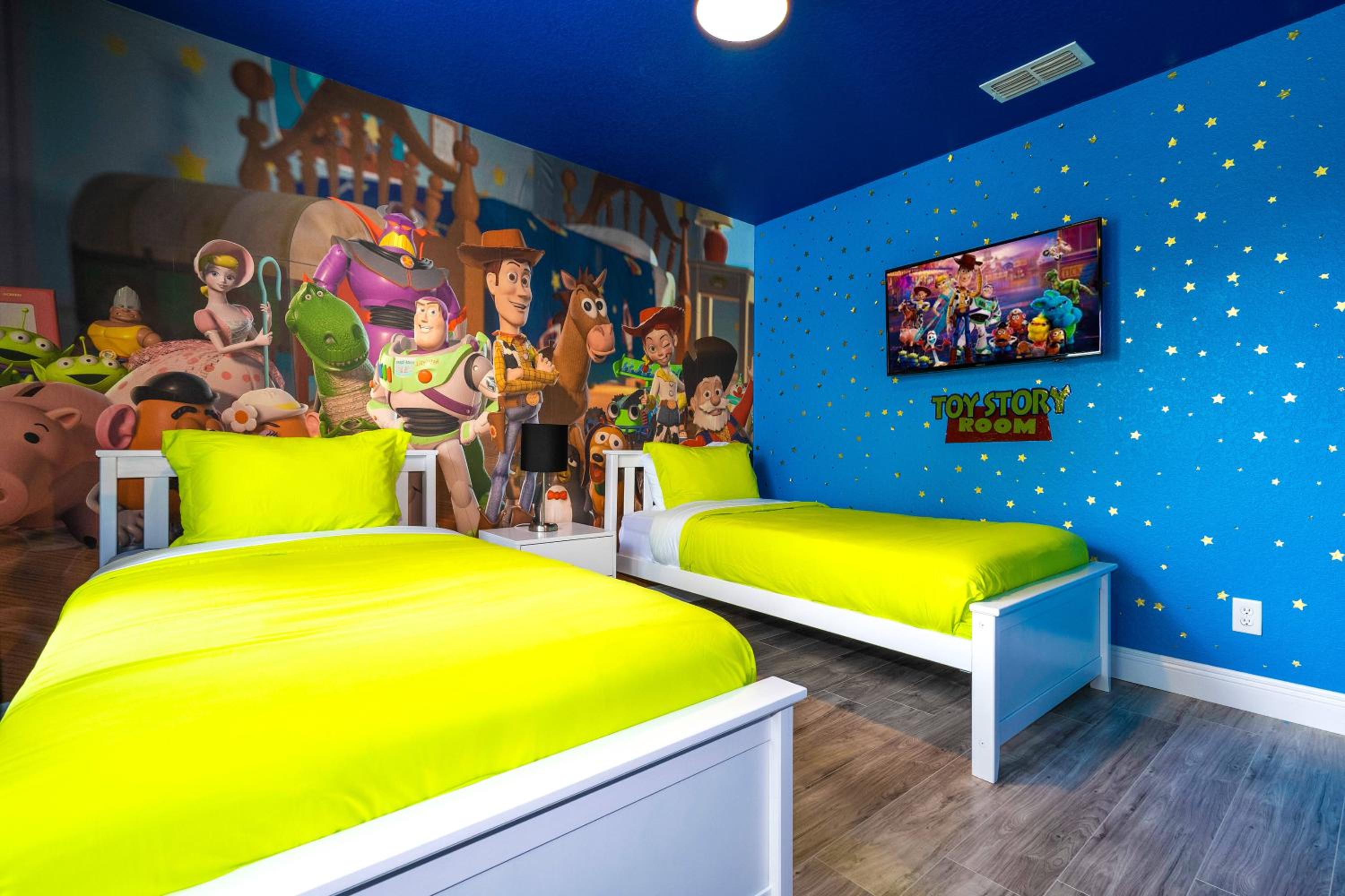 FREE Water Park Fun Included Large Resort Home