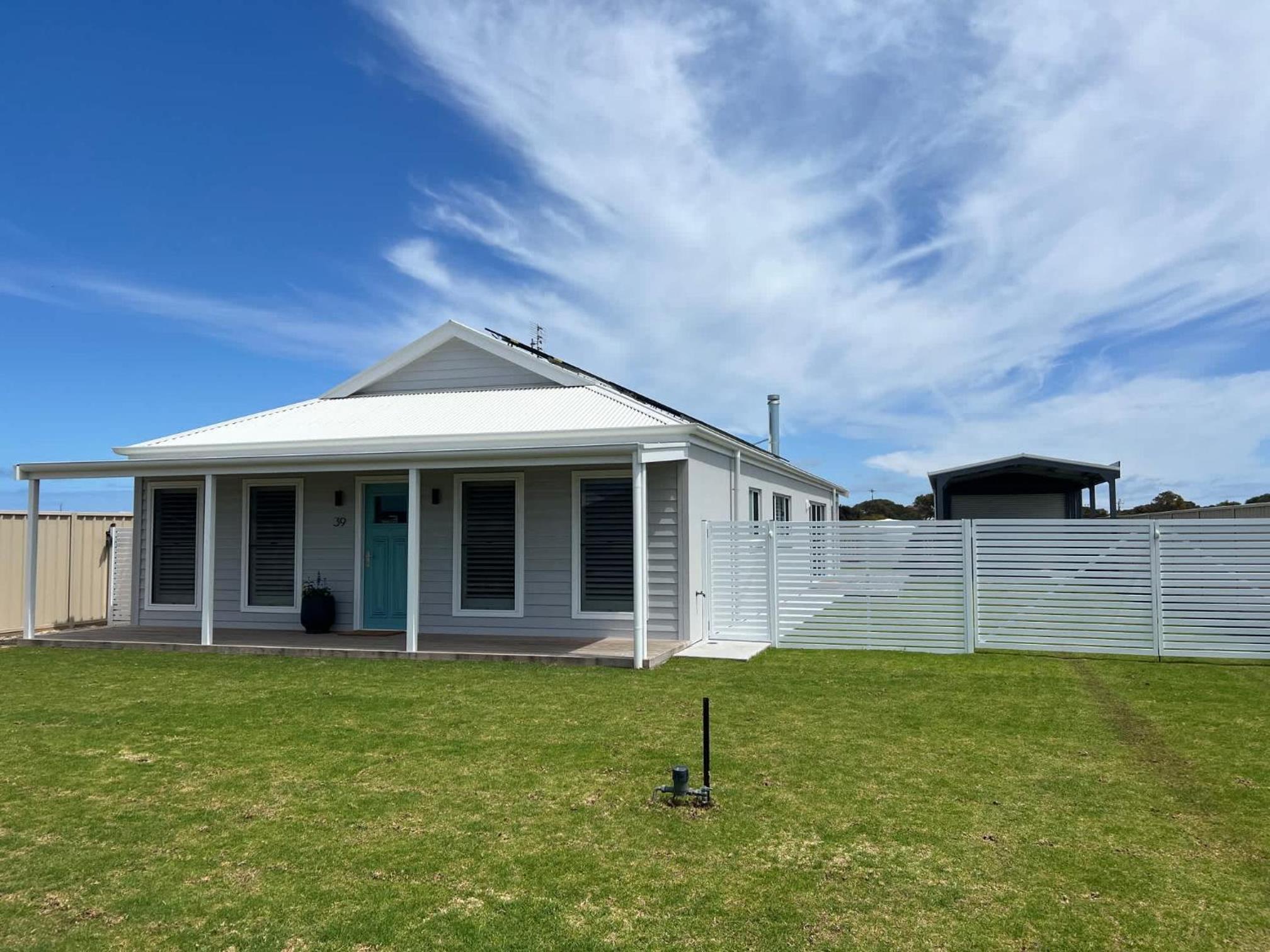 Foxhill Shores - WIFI outside pets