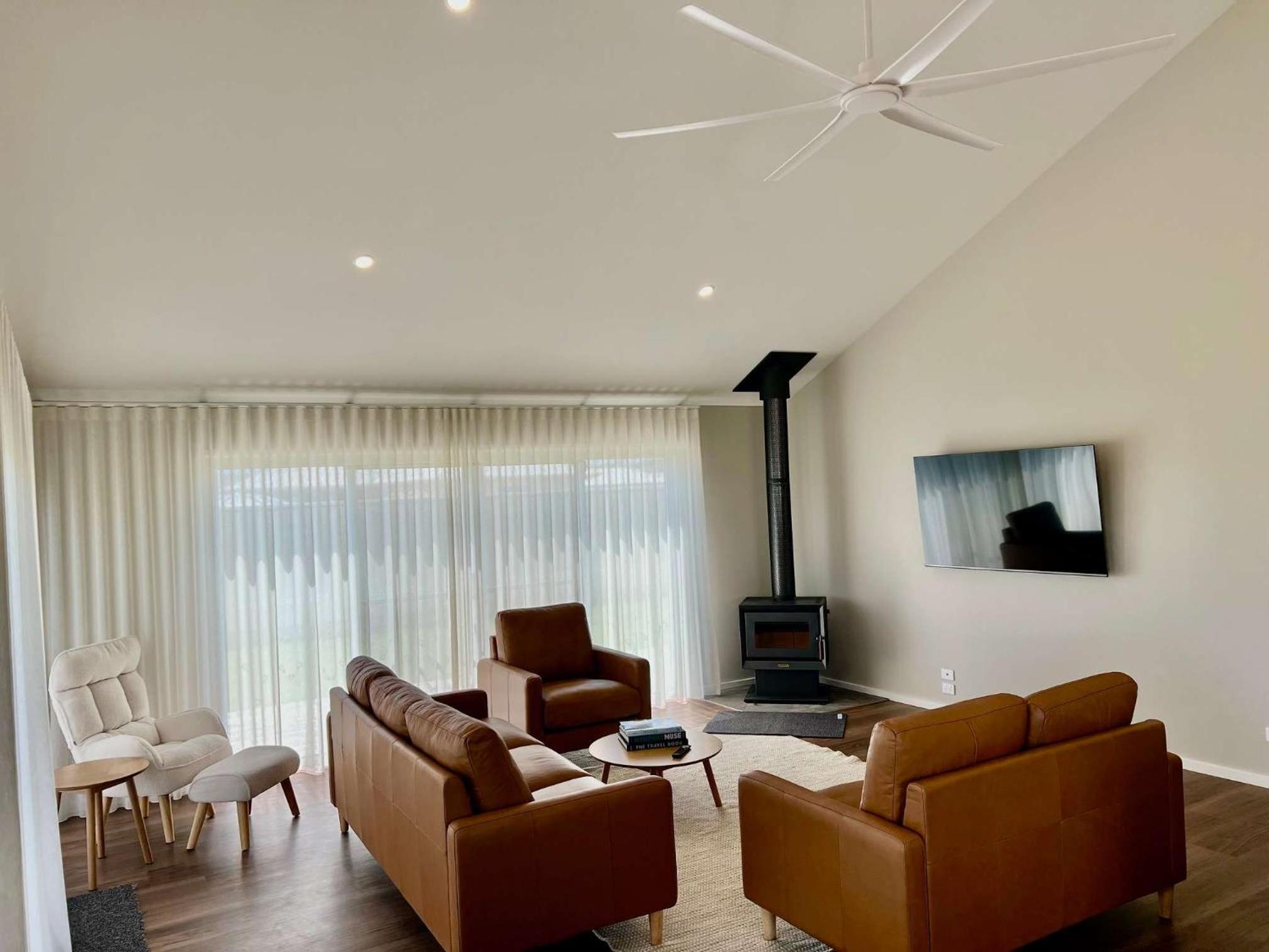Foxhill Shores - WIFI outside pets
