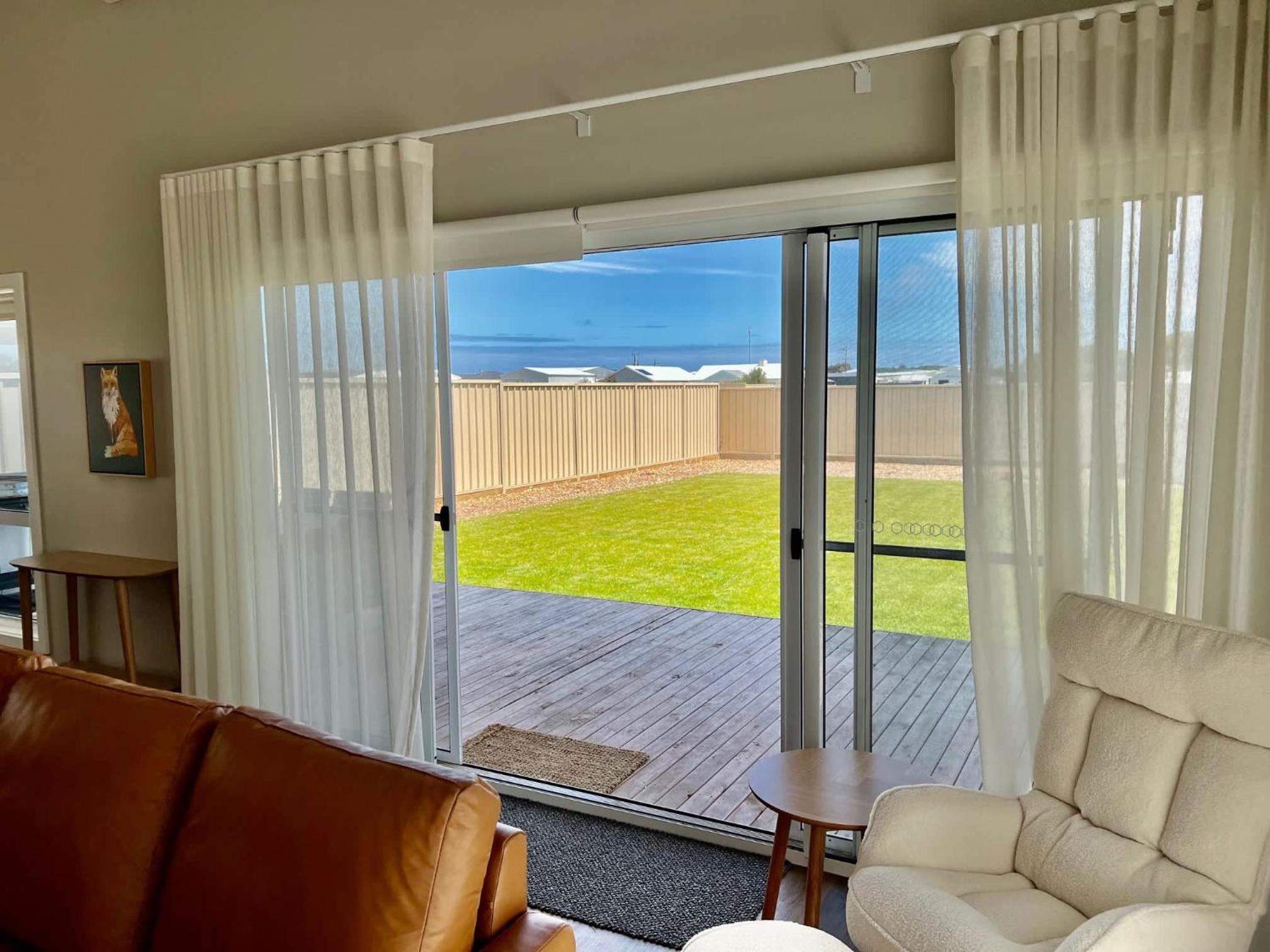 Foxhill Shores - WIFI outside pets