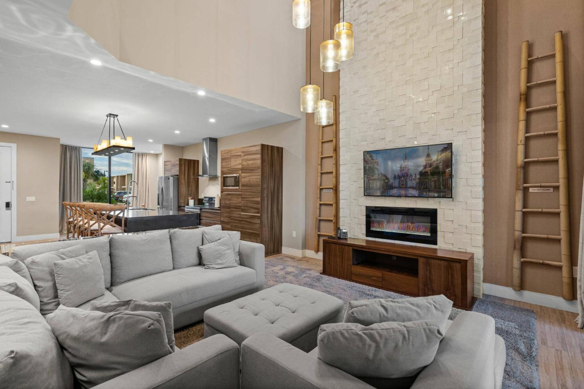 Elegant Escape: 4BR Villa near Disney Views