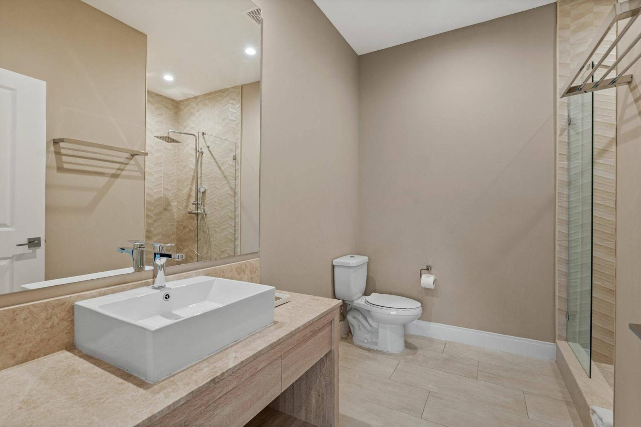 Elegant Escape: 4BR Villa near Disney Views