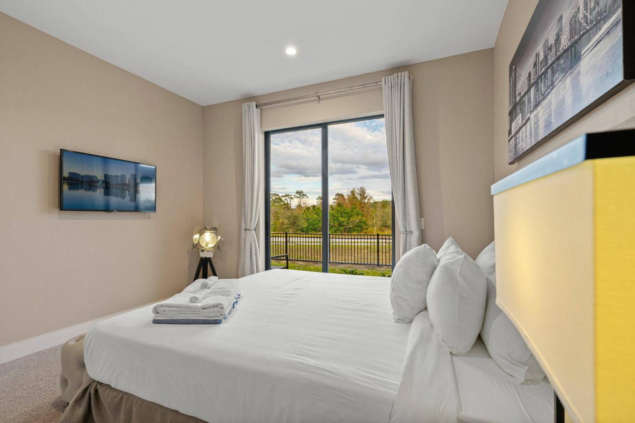 Elegant Escape: 4BR Villa near Disney Views