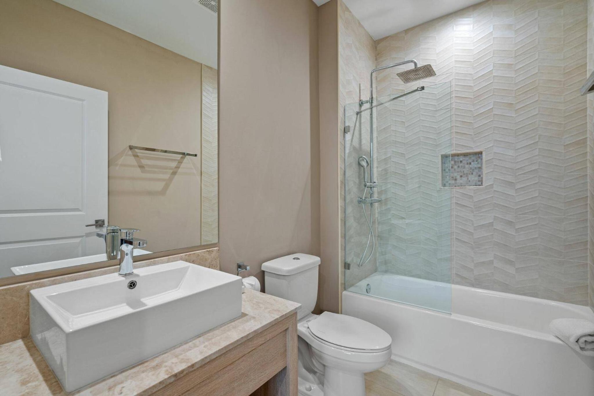Elegant Escape: 4BR Villa near Disney Views