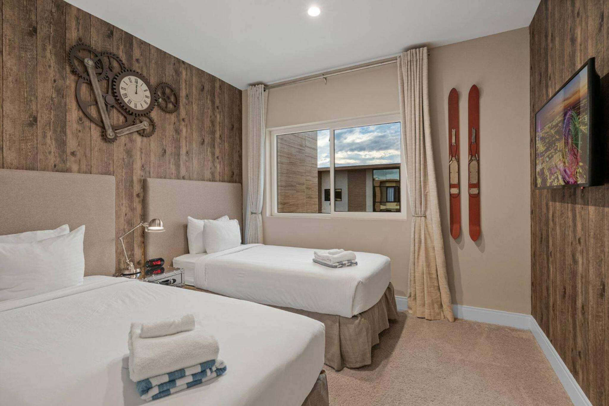 Elegant Escape: 4BR Villa near Disney Views