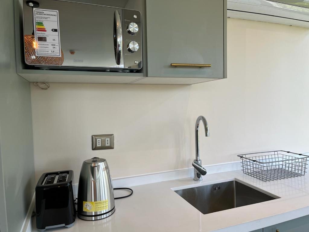 HOM I Amplio y Lujoso Depto 4PAX 2D2B En Santiago
