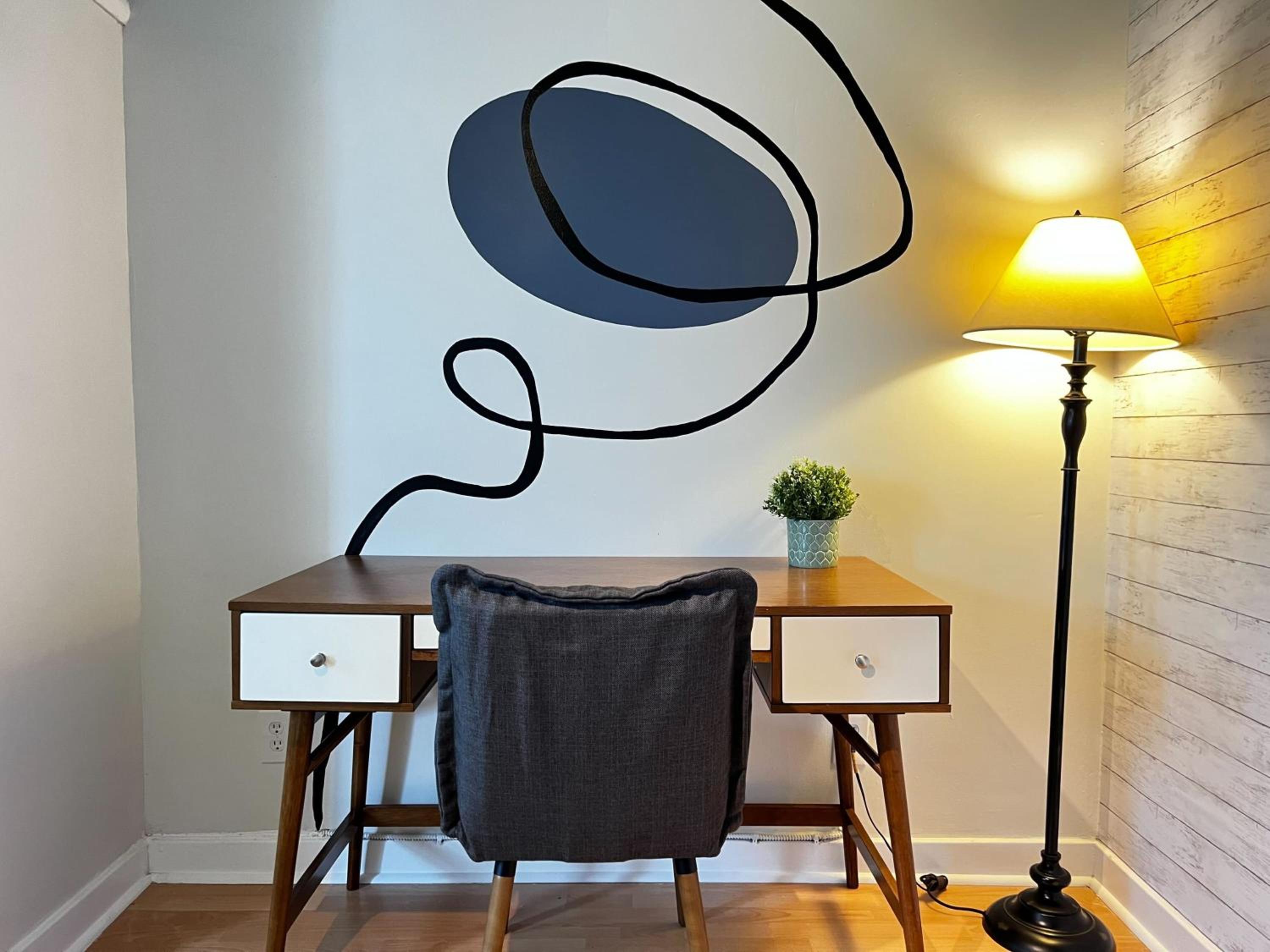 Stylish 1-BDRM Prime Location, Unit 2