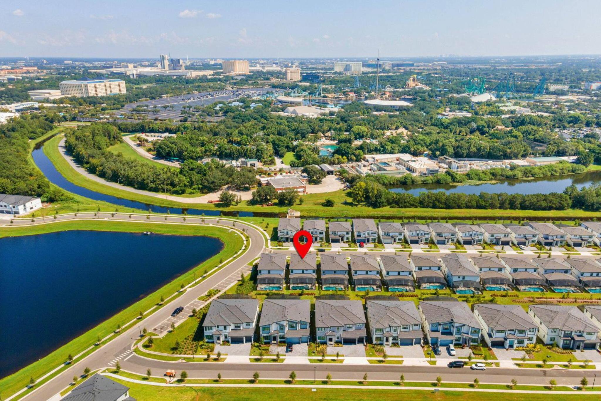 Luxury Living: 6BR Condo near SeaWorld ICON Park
