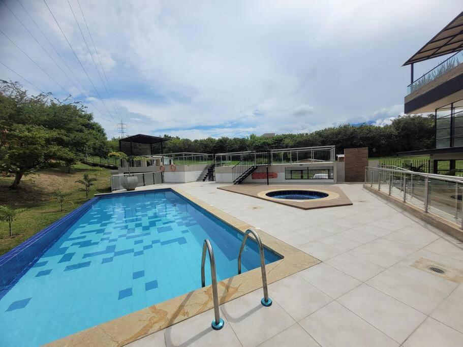 Cali PANCE Apto Confortable Sector Residencial Edificio Luxury
