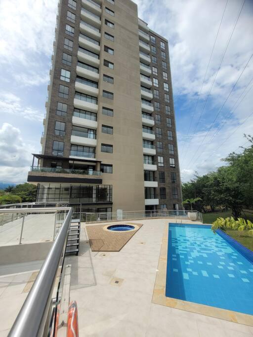 Cali PANCE Apto Confortable Sector Residencial Edificio Luxury