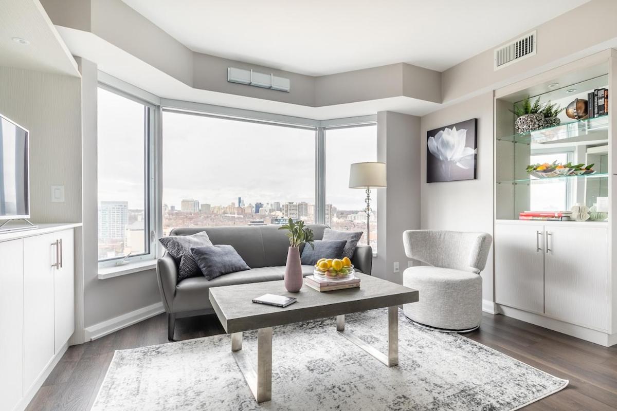 Yorkville 2-Bedroom Includes Parking