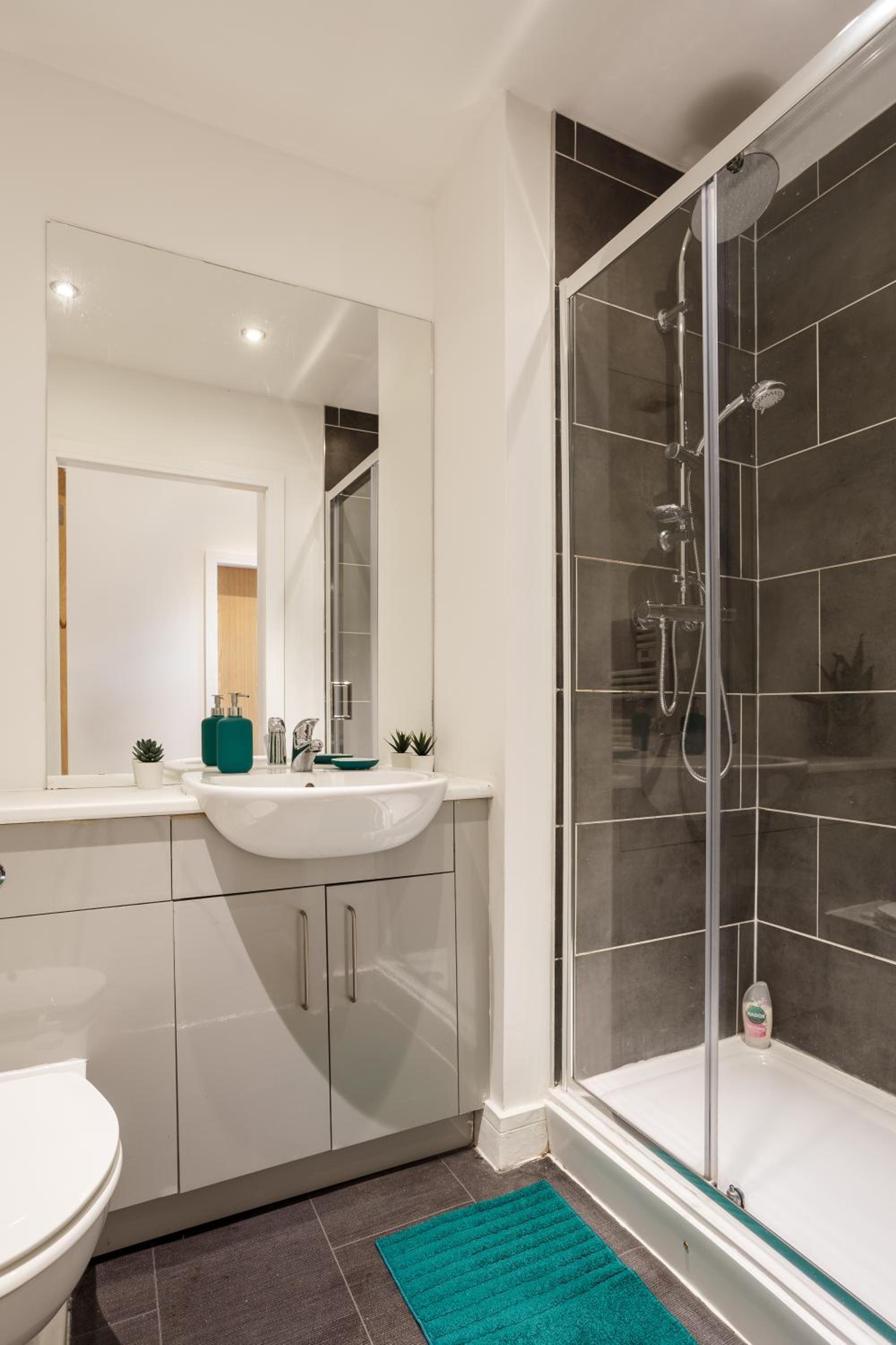 1 Bedroom - City Centre Apartment, Bradford