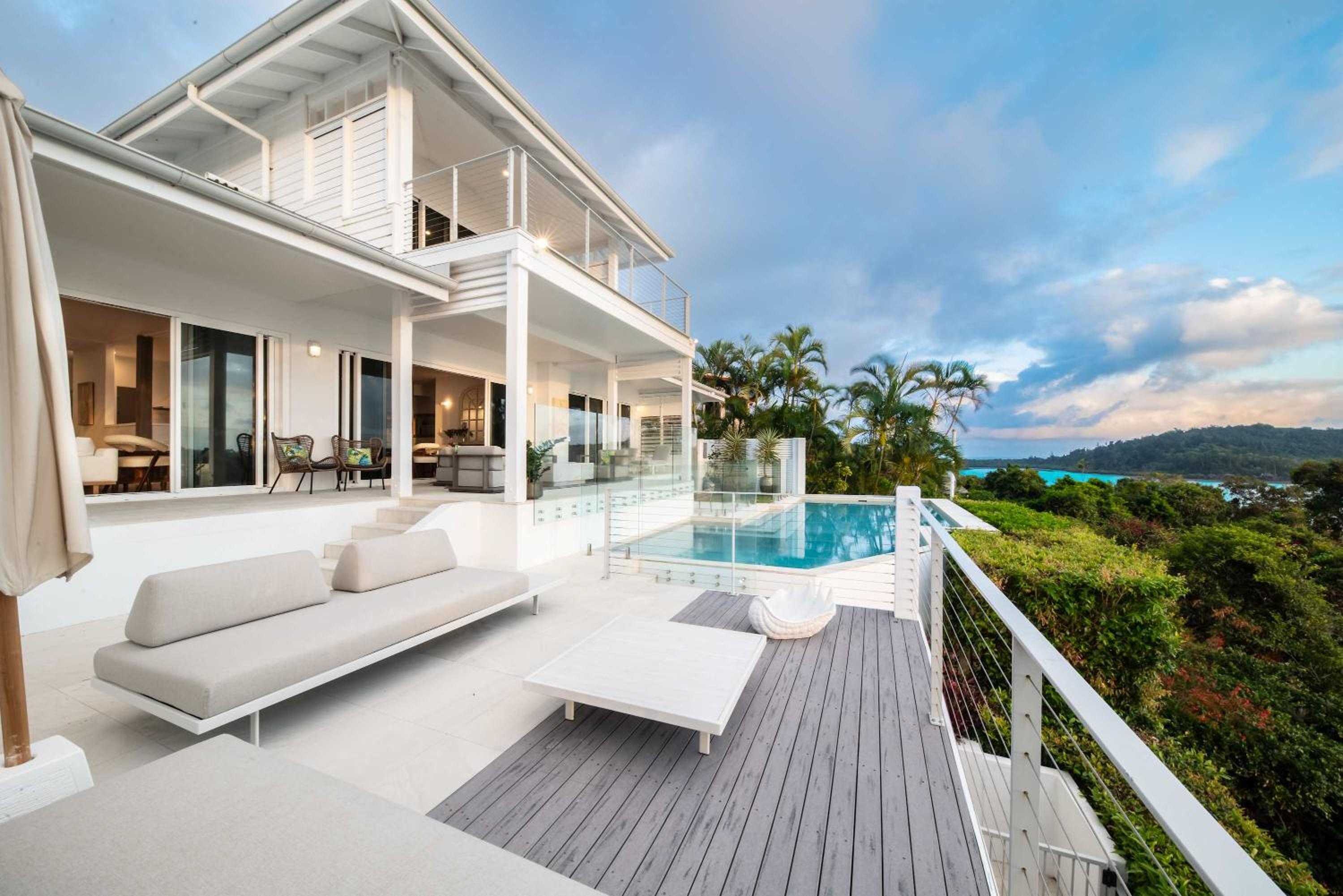 Vue de Bleu' Luxury Whitsunday Ocean View Retreat