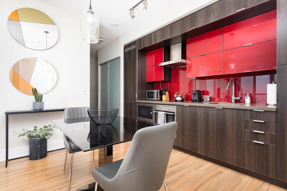 Suite by CN Tower Scotia Arena & Parking