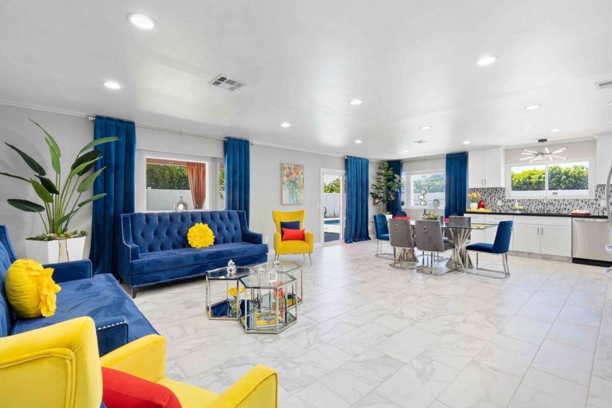 Palm Springs Deluxe Rentals Putting Green & More view 4