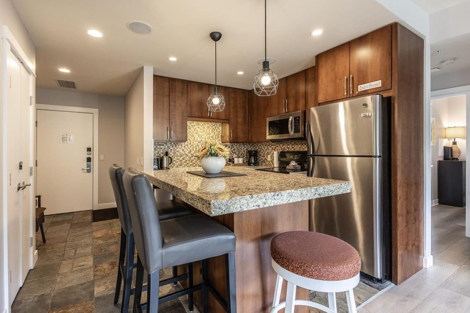 1 Bd corner unit stunning views wrap around deck