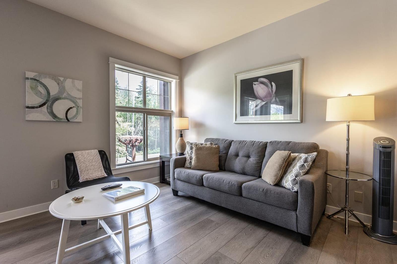 1 Bd corner unit stunning views wrap around deck