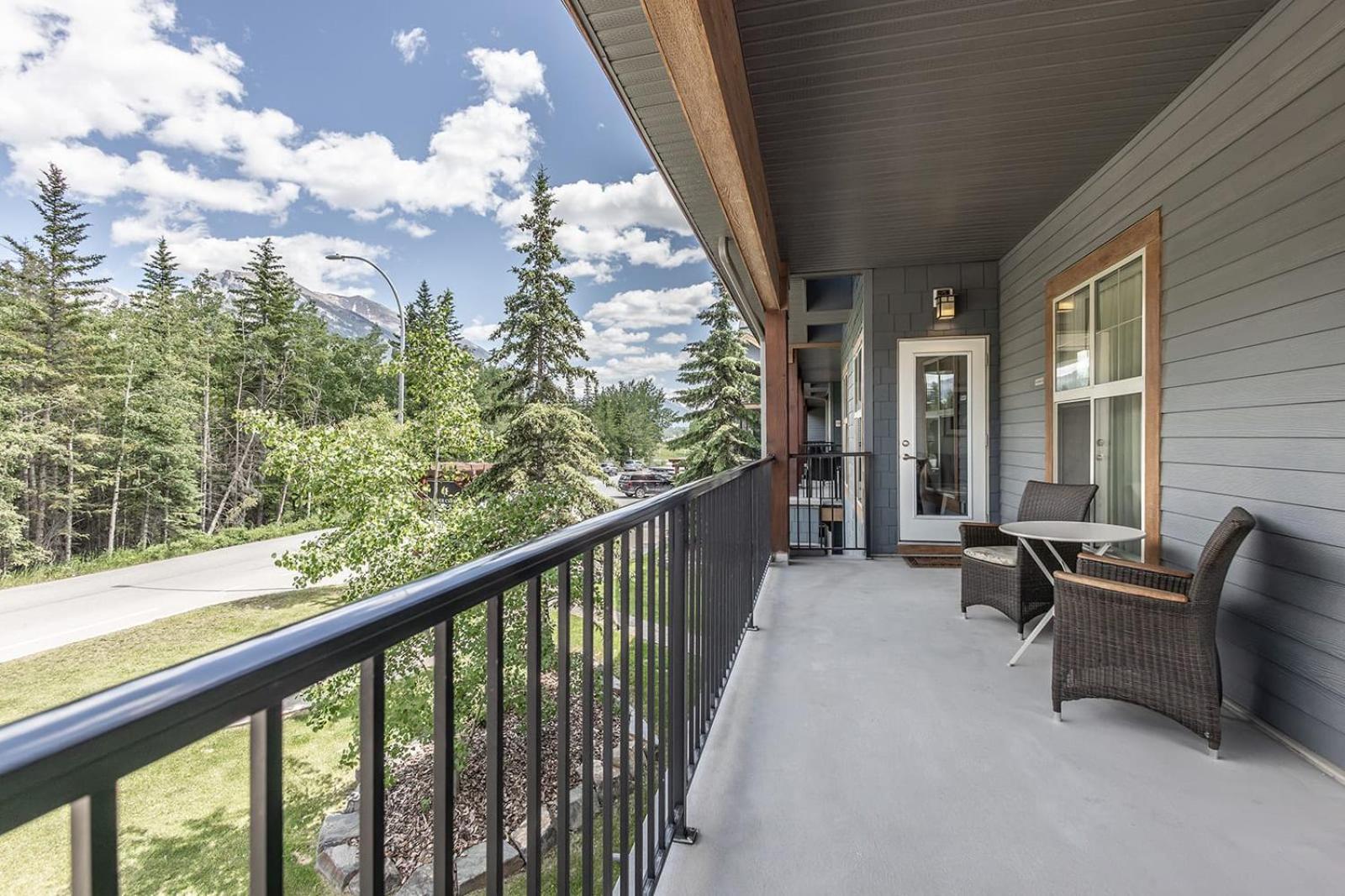 1 Bd corner unit stunning views wrap around deck