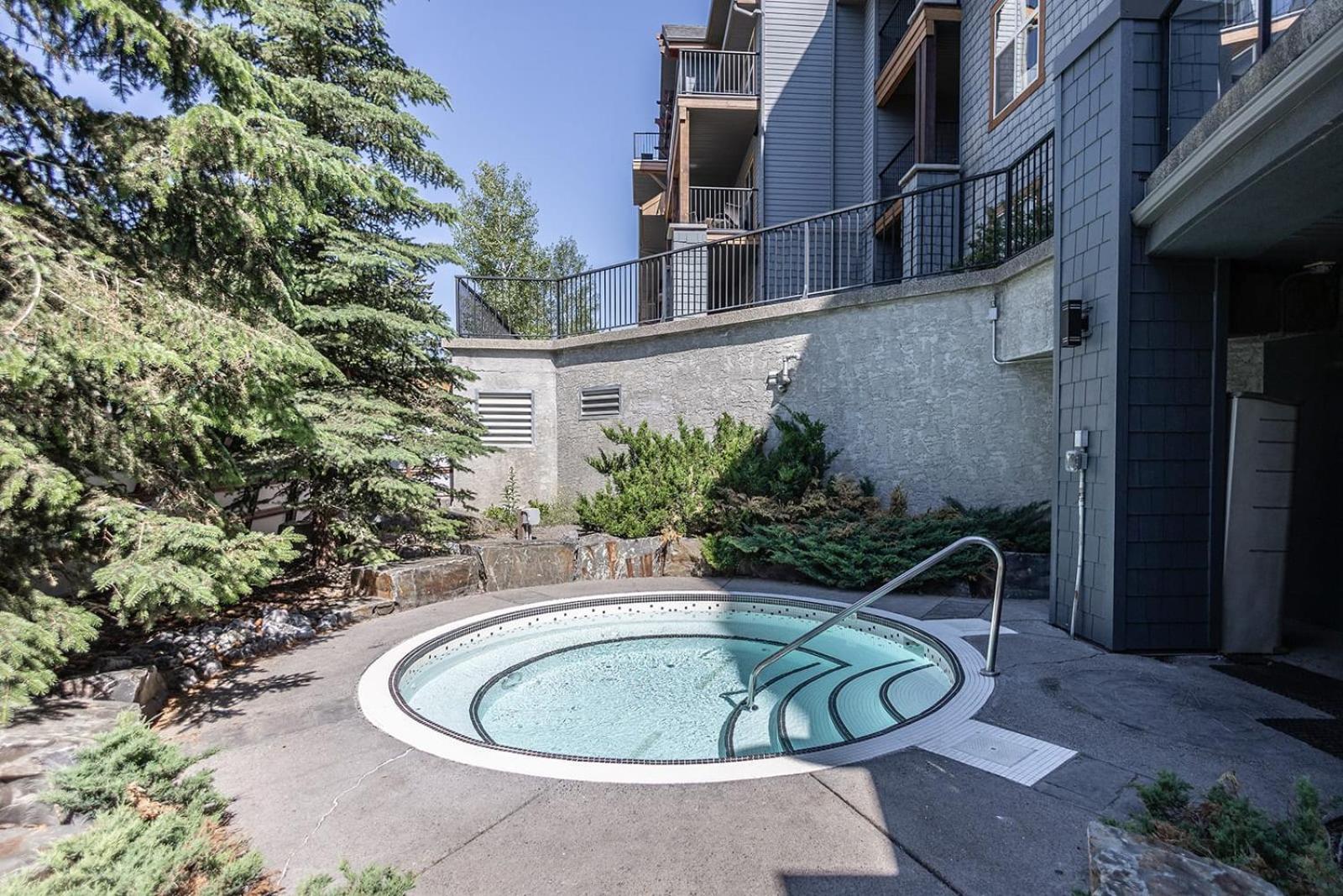 1 Bd corner unit stunning views wrap around deck