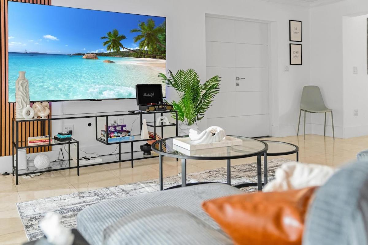 Miami Lakefront Paradise Heated Pool 5 Beds