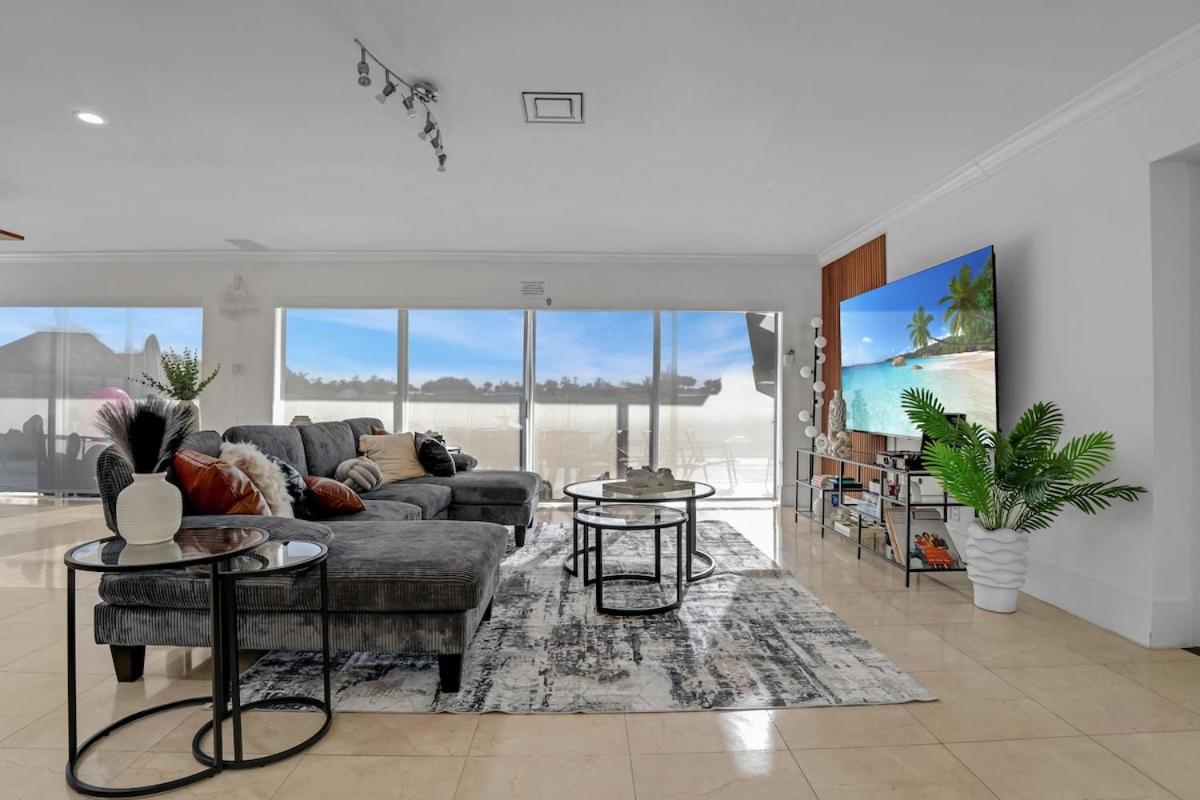 Miami Lakefront Paradise Heated Pool 5 Beds