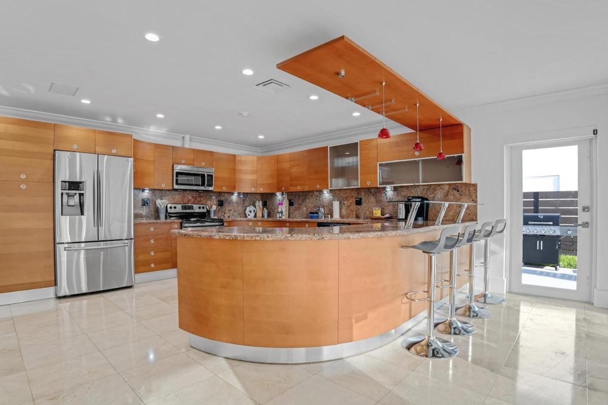Miami Lakefront Paradise Heated Pool 5 Beds