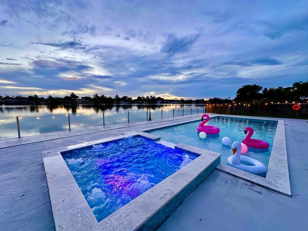 Miami Lakefront Paradise Heated Pool 5 Beds