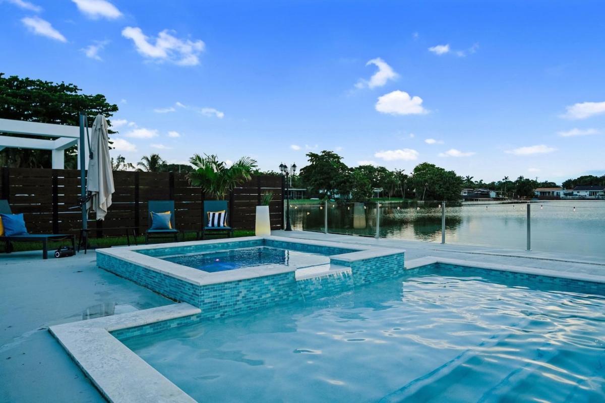 Miami Lakefront Paradise Heated Pool 5 Beds