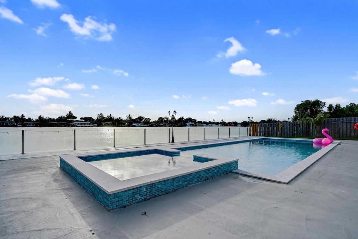 Miami Lakefront Paradise Heated Pool 5 Beds