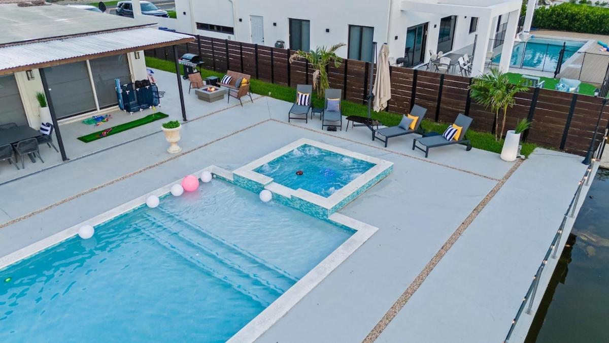 Miami Lakefront Paradise Heated Pool 5 Beds